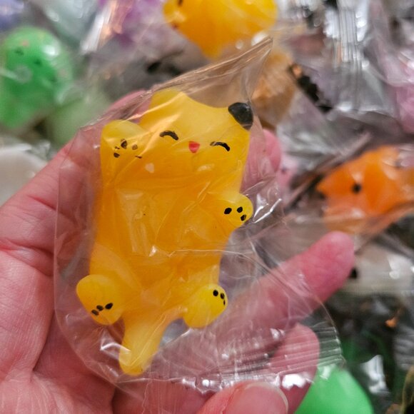 NIB Yihong Squishy Toys - Box of 72 Pieces - Picture 5 of 8